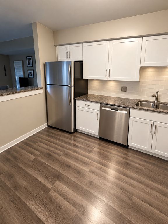 674 Pinecrest Drive 302, Prospect Heights, IL 60070 — photo 4