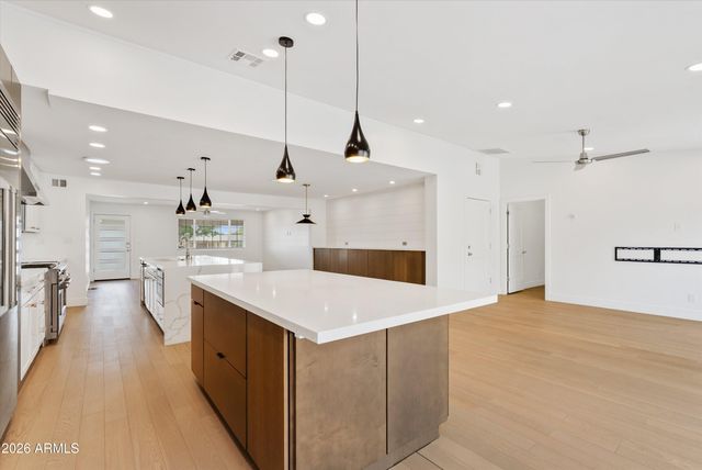 8515 N 13th Place, Phoenix, AZ 85020