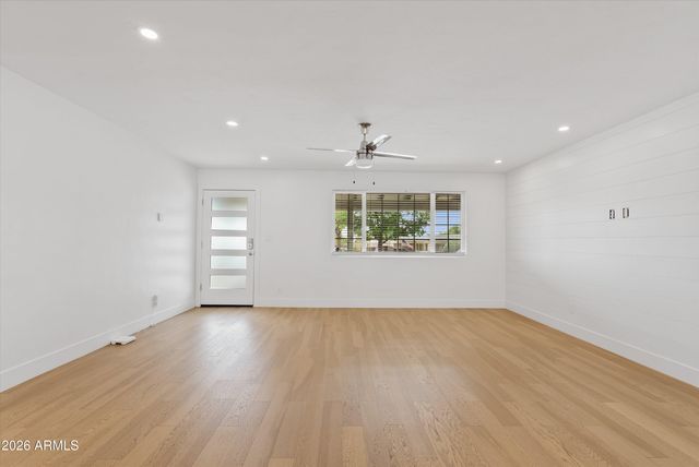 8515 N 13th Place, Phoenix, AZ 85020