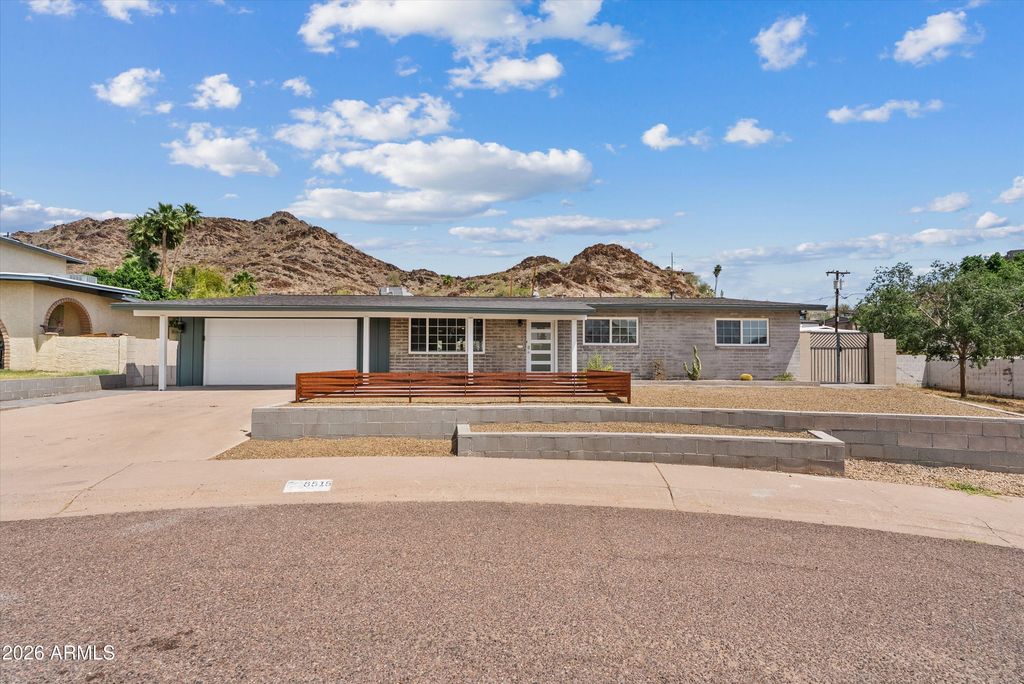 8515 N 13th Place, Phoenix, AZ 85020