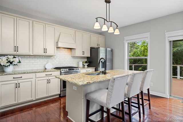 730 Leon Road, Walled Lake, MI 48390