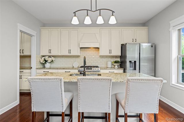 730 Leon Road, Walled Lake, MI 48390