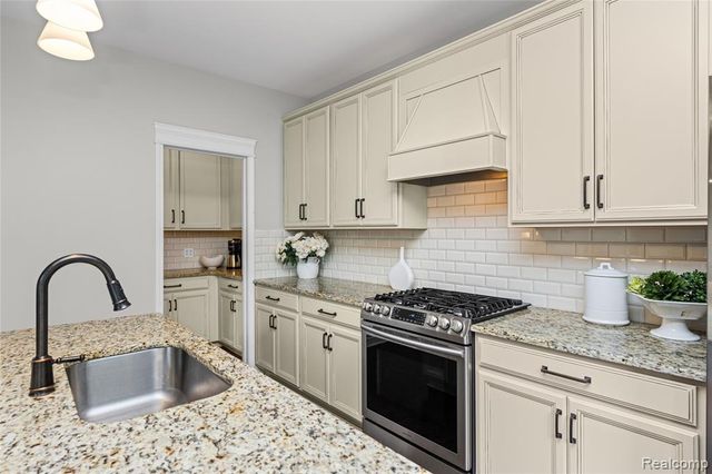 730 Leon Road, Walled Lake, MI 48390