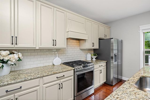 730 Leon Road, Walled Lake, MI 48390