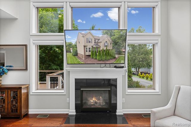 730 Leon Road, Walled Lake, MI 48390
