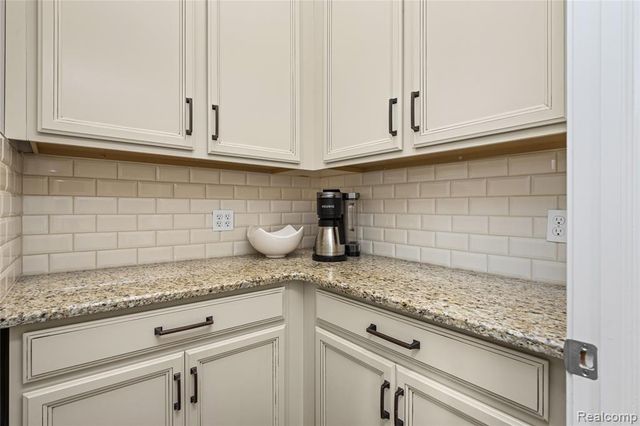 730 Leon Road, Walled Lake, MI 48390
