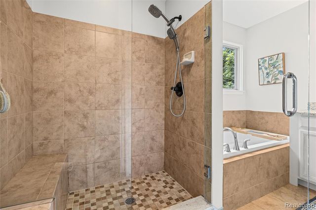 730 Leon Road, Walled Lake, MI 48390