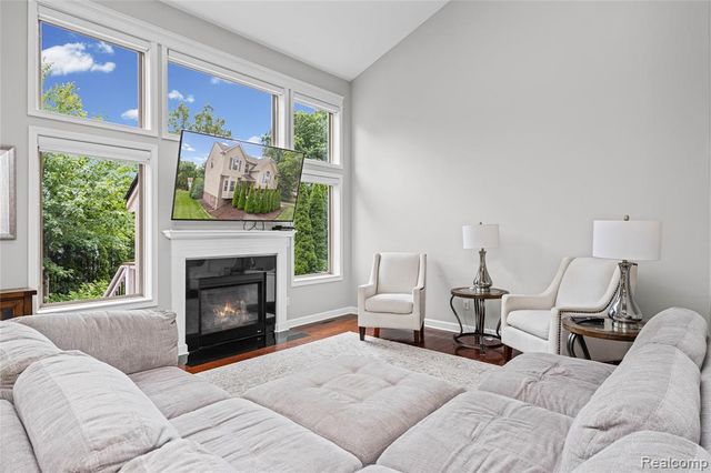 730 Leon Road, Walled Lake, MI 48390