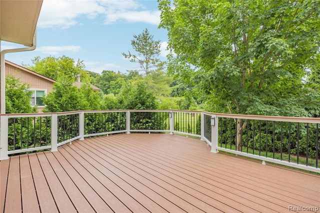 730 Leon Road, Walled Lake, MI 48390