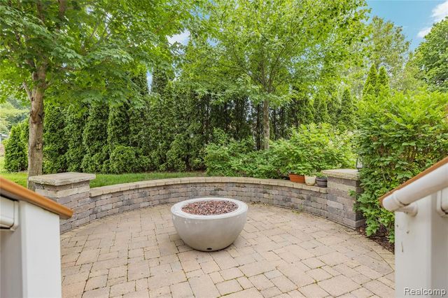 730 Leon Road, Walled Lake, MI 48390