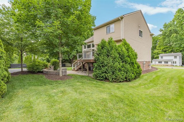 730 Leon Road, Walled Lake, MI 48390