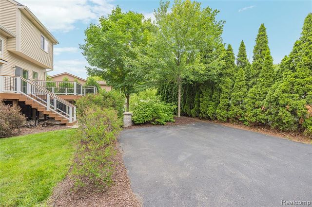 730 Leon Road, Walled Lake, MI 48390
