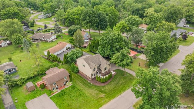 730 Leon Road, Walled Lake, MI 48390