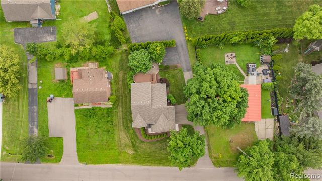 730 Leon Road, Walled Lake, MI 48390