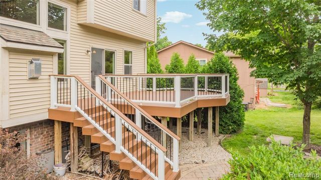 730 Leon Road, Walled Lake, MI 48390