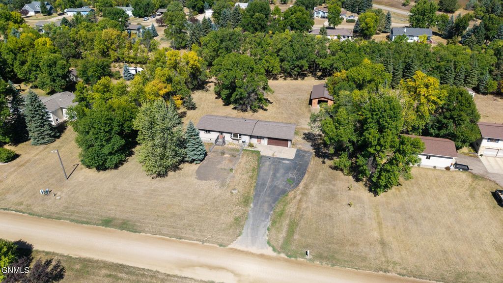 11677 35m Street SE, Valley City, ND 58072 photo 2
