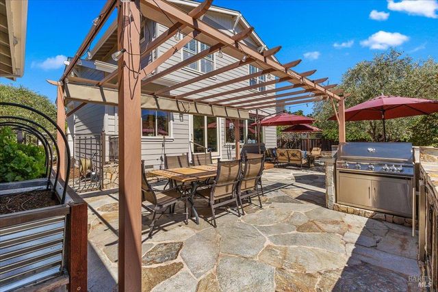 416 San Lorenzo Ct, Sonoma, CA 95476