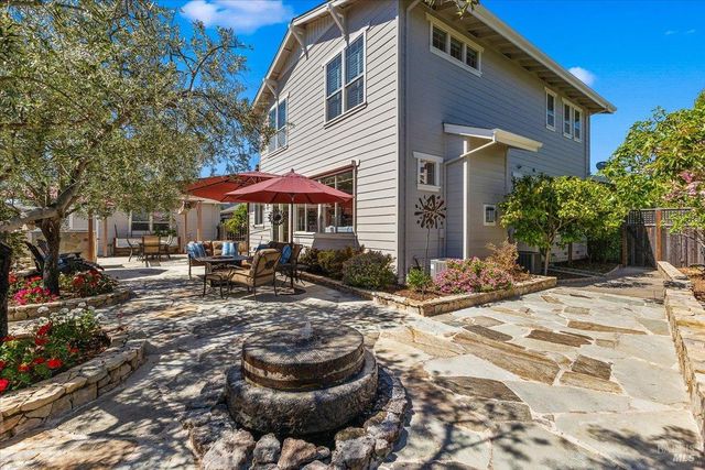 416 San Lorenzo Ct, Sonoma, CA 95476