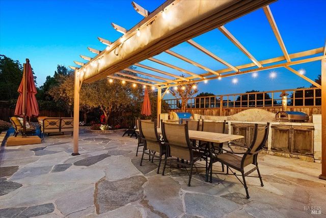 416 San Lorenzo Ct, Sonoma, CA 95476