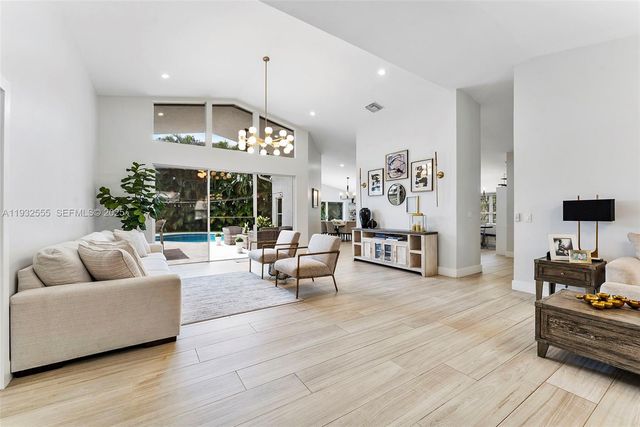 550 NW 110th Ave, Plantation, FL 33324