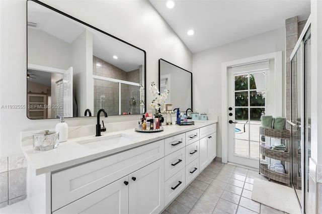 550 NW 110th Ave, Plantation, FL 33324