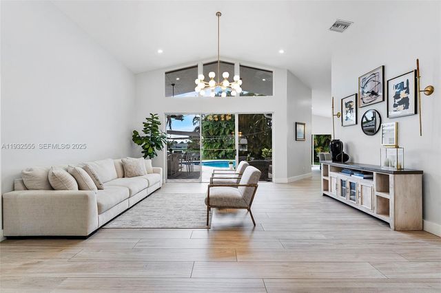 550 NW 110th Ave, Plantation, FL 33324