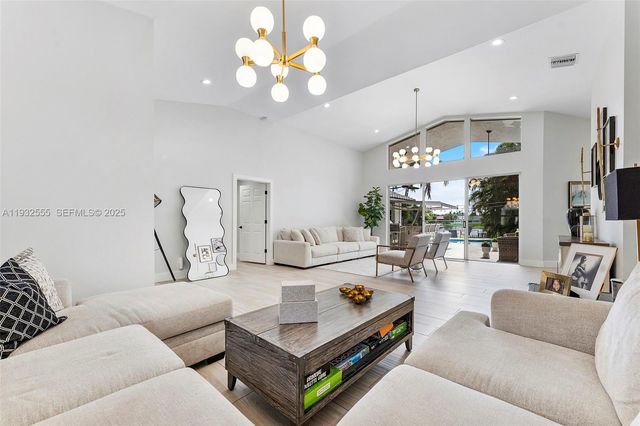 550 NW 110th Ave, Plantation, FL 33324