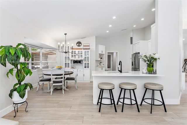 550 NW 110th Ave, Plantation, FL 33324