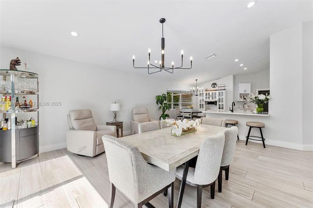 550 NW 110th Ave, Plantation, FL 33324