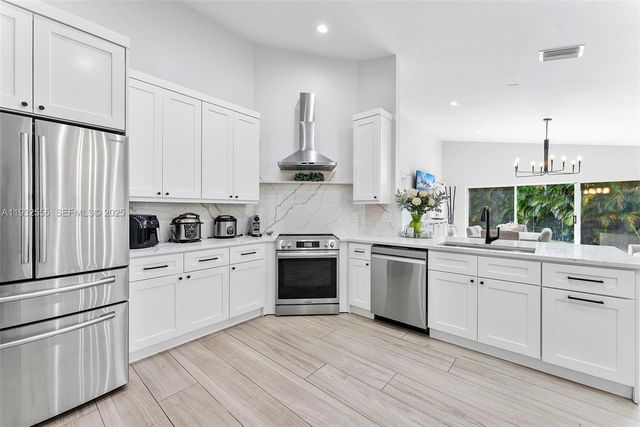 550 NW 110th Ave, Plantation, FL 33324