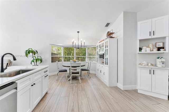 550 NW 110th Ave, Plantation, FL 33324