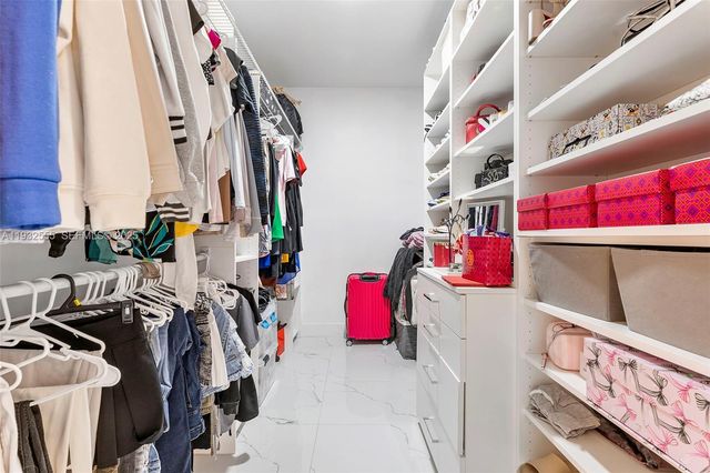 550 NW 110th Ave, Plantation, FL 33324