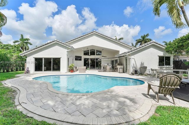 550 NW 110th Ave, Plantation, FL 33324