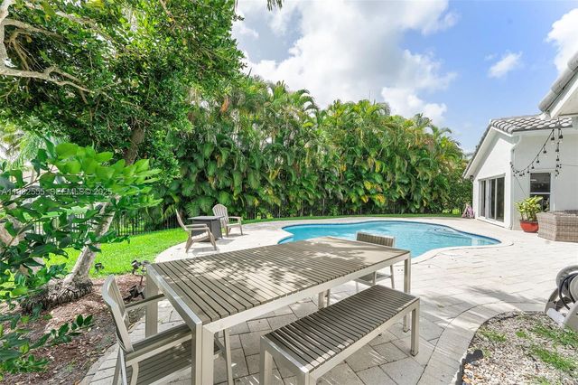 550 NW 110th Ave, Plantation, FL 33324