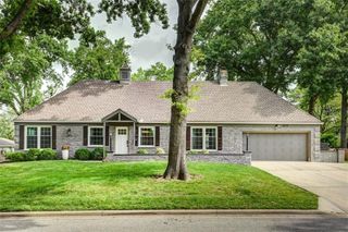 2016 W 83rd Terrace, Leawood, KS 66206