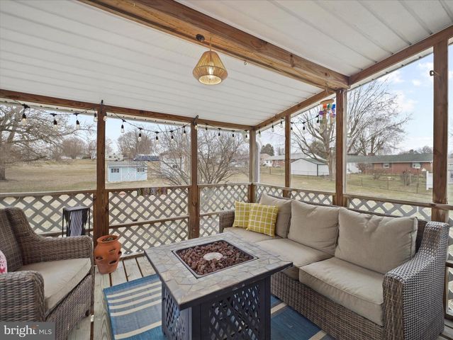 257 VALLEY DR, Fayetteville, PA 17222