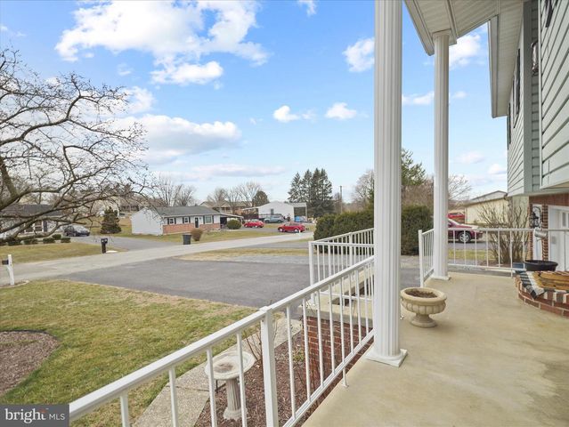 257 VALLEY DR, Fayetteville, PA 17222