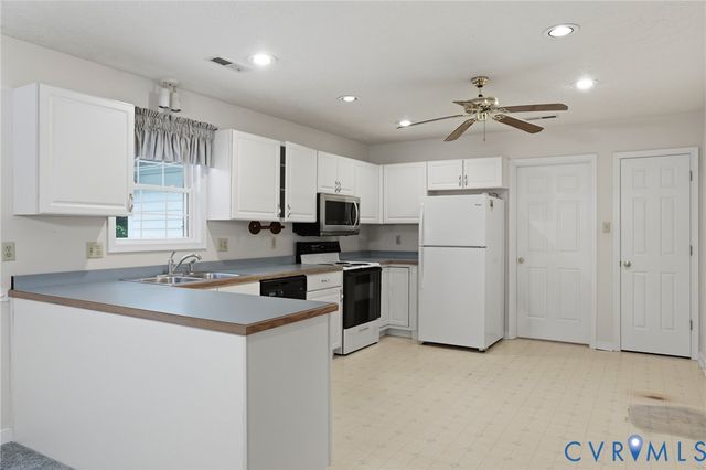 1570 Meade Point Dr, Powhatan, VA 23139