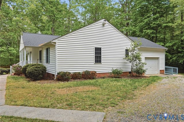 1570 Meade Point Dr, Powhatan, VA 23139
