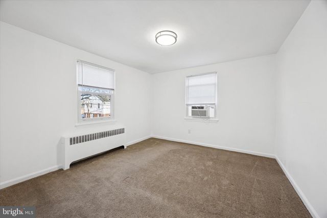 206 W PARKWAY AVE, Chester, PA 19013