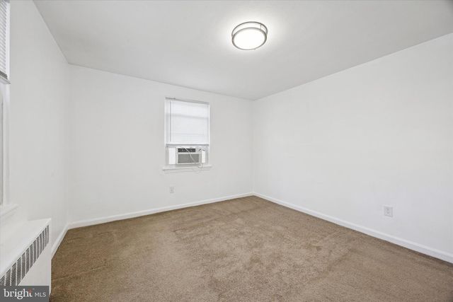 206 W PARKWAY AVE, Chester, PA 19013