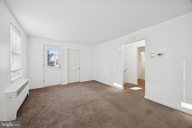 206 W PARKWAY AVE, Chester, PA 19013