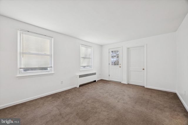 206 W PARKWAY AVE, Chester, PA 19013