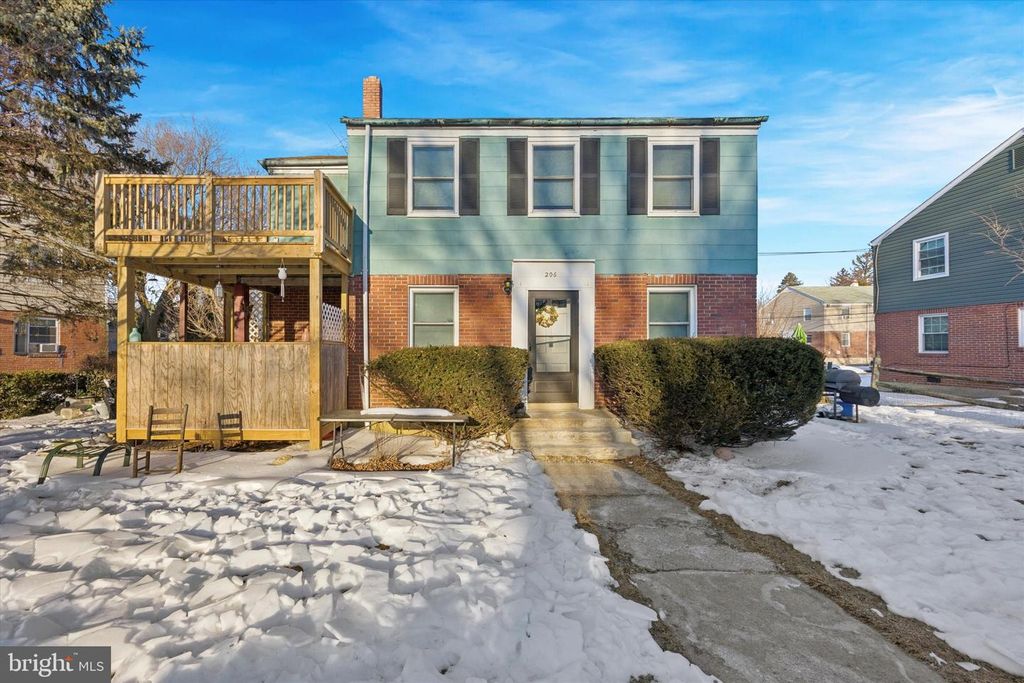 206 W PARKWAY AVE, Chester, PA 19013