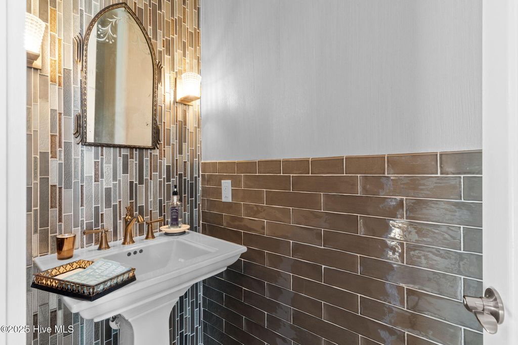 Image 5 of property listing at 3586 Bristlecone Bend, Southport, NC 28461