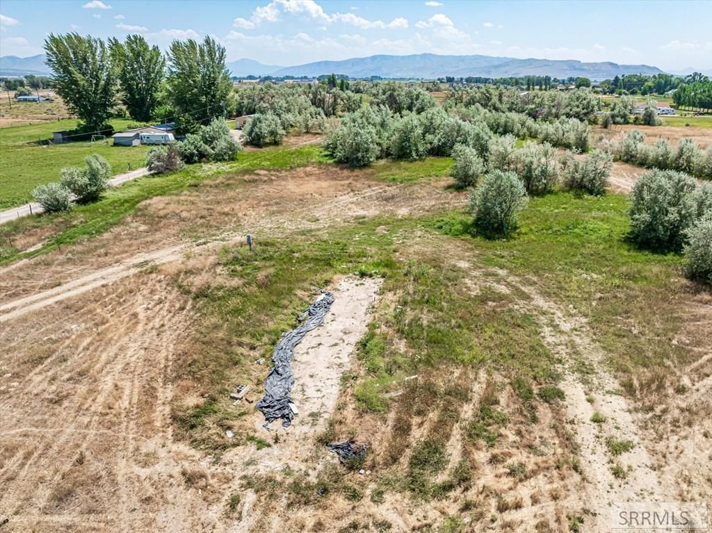 Image 11 of property listing at 386 Cutshalts Rd, Pocatello, ID 83202