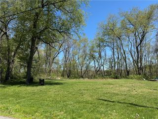 16 Walnut St, Smith, PA 15021