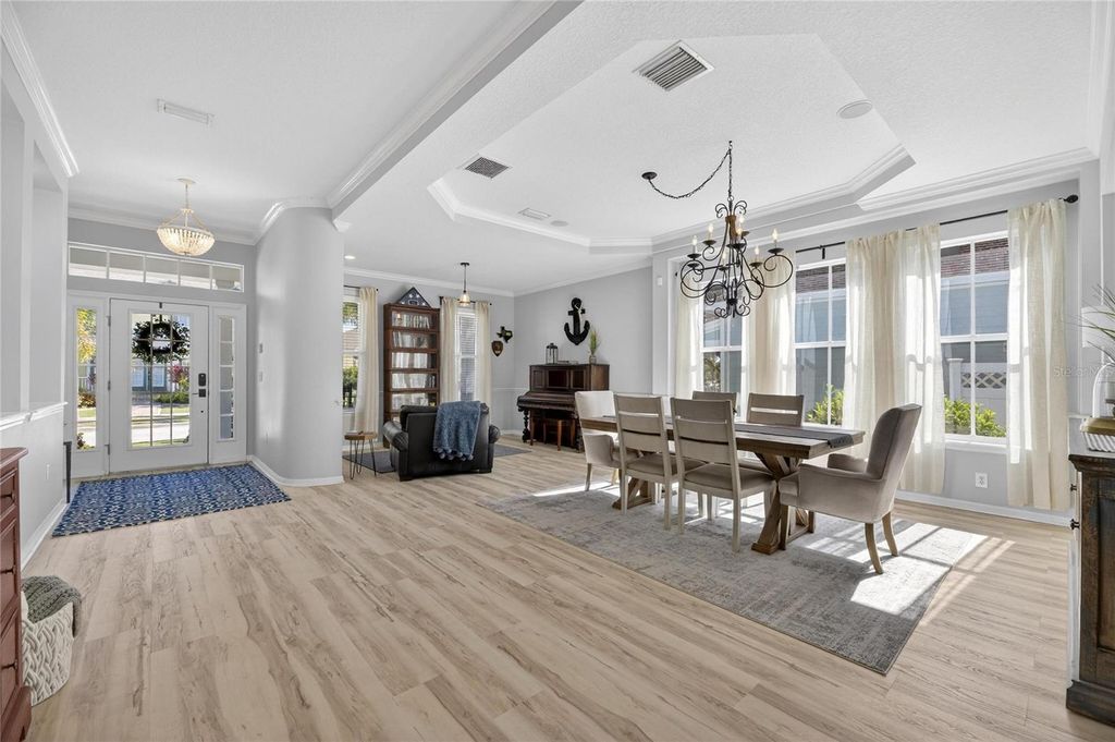 Image 11 of property listing at 5240 BRIGHTON SHORE DRIVE, Apollo Beach, FL 33572