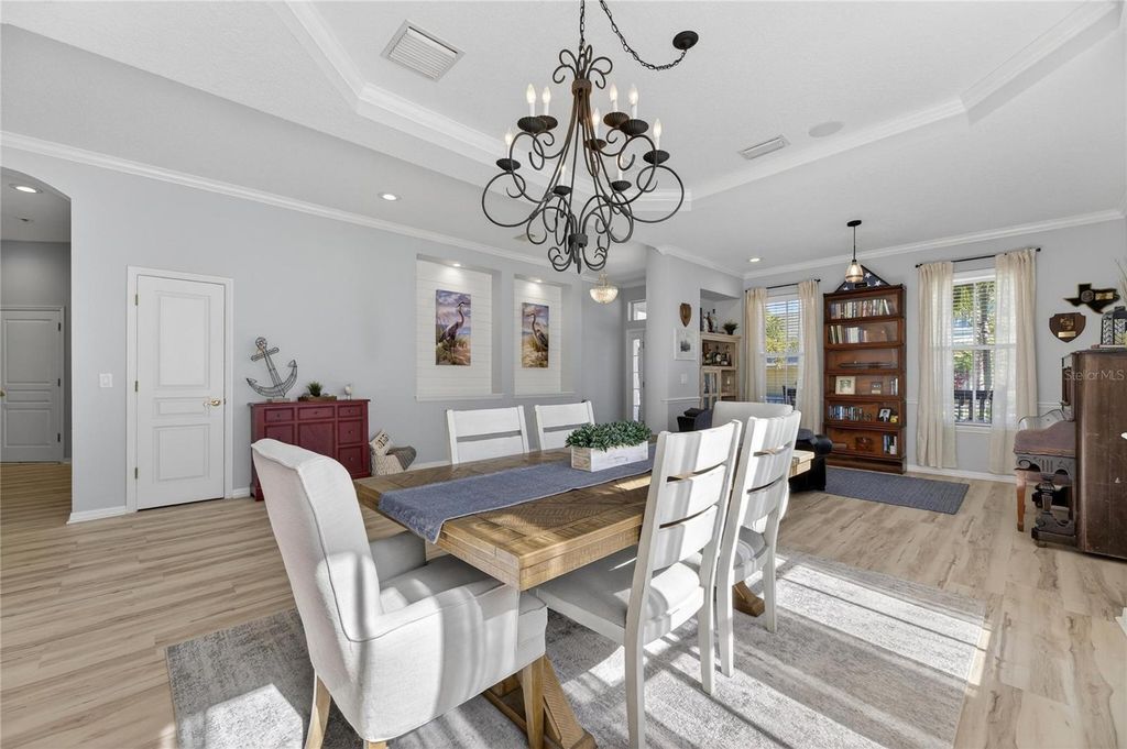 Image 17 of property listing at 5240 BRIGHTON SHORE DRIVE, Apollo Beach, FL 33572