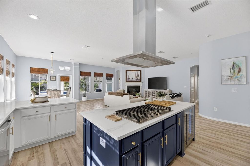 Image 19 of property listing at 5240 BRIGHTON SHORE DRIVE, Apollo Beach, FL 33572